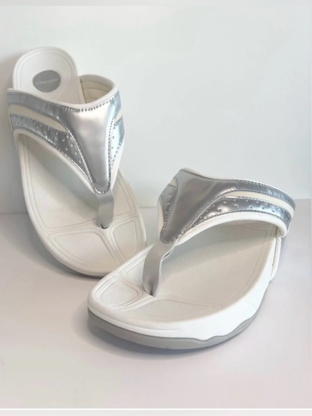 11WW Comfortview The Sporty Slip On Metallic Silver Thong Sandals Extra Wide